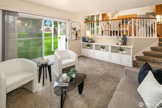 25611 Lk Wilderness Country Club Drive SE, Maple Valley, WA 98038