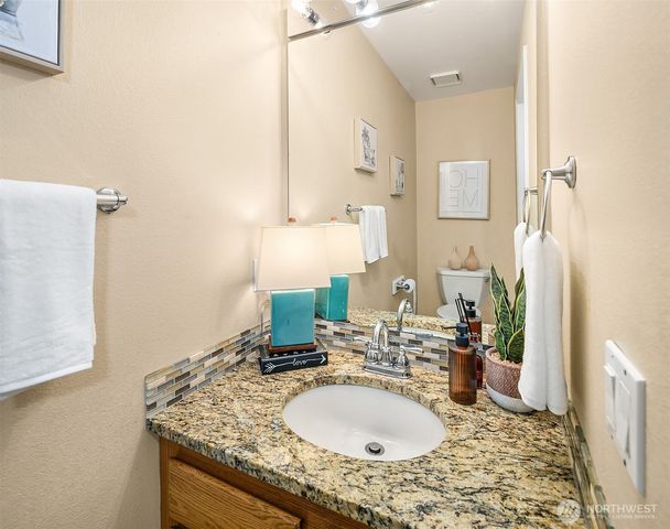 25611 Lk Wilderness Country Club Drive SE, Maple Valley, WA 98038