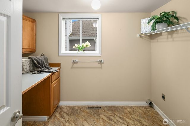 25611 Lk Wilderness Country Club Drive SE, Maple Valley, WA 98038