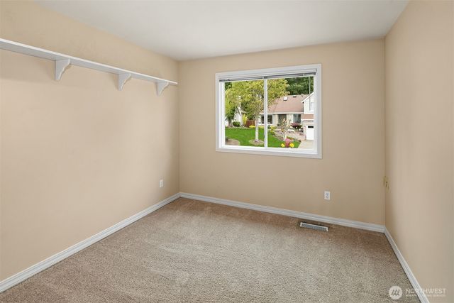 25611 Lk Wilderness Country Club Drive SE, Maple Valley, WA 98038