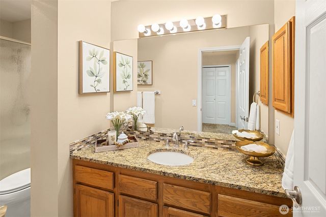 25611 Lk Wilderness Country Club Drive SE, Maple Valley, WA 98038