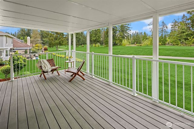 25611 Lk Wilderness Country Club Drive SE, Maple Valley, WA 98038