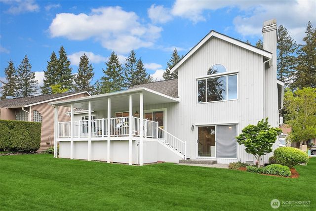 25611 Lk Wilderness Country Club Drive SE, Maple Valley, WA 98038