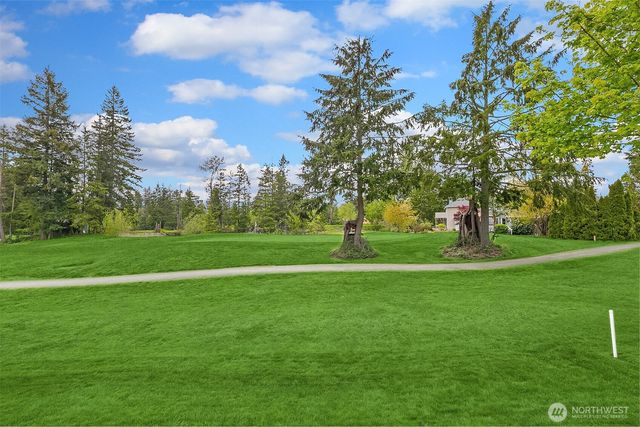 25611 Lk Wilderness Country Club Drive SE, Maple Valley, WA 98038