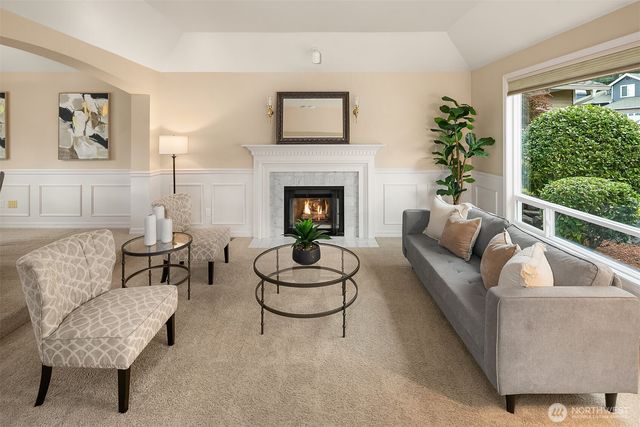 25611 Lk Wilderness Country Club Drive SE, Maple Valley, WA 98038