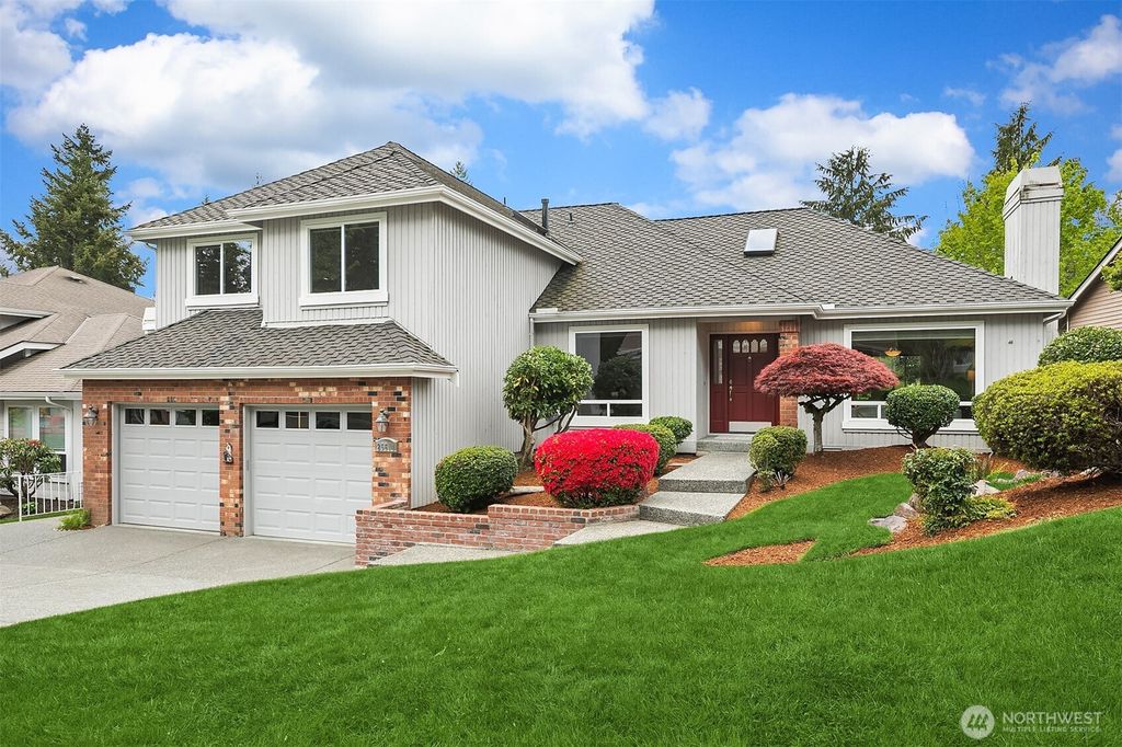 25611 Lk Wilderness Country Club Drive SE, Maple Valley, WA 98038
