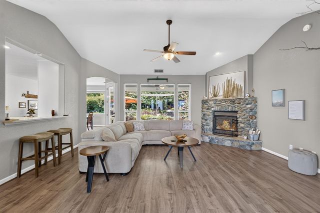 3307 Piedmont Dr, Camino, CA 95709