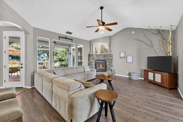 3307 Piedmont Dr, Camino, CA 95709