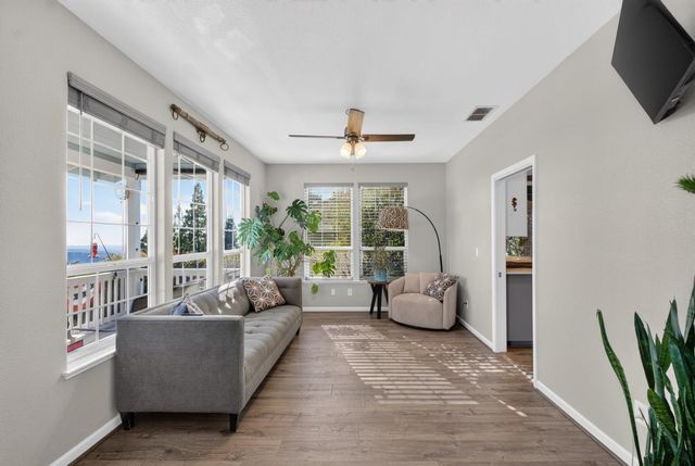3307 Piedmont Dr, Camino, CA 95709