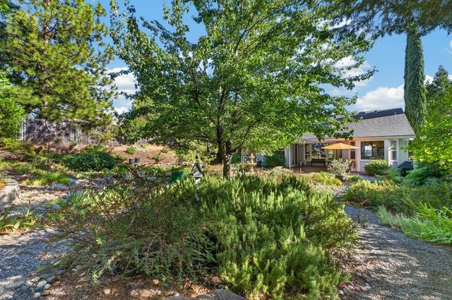 3307 Piedmont Dr, Camino, CA 95709