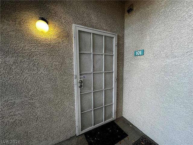 5171 LINDELL Road 101, Las Vegas, NV 89118