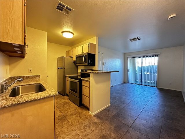 5171 LINDELL Road 101, Las Vegas, NV 89118