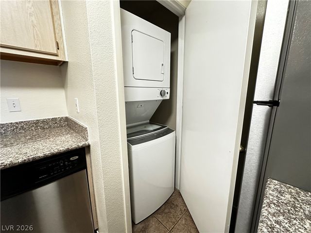 5171 LINDELL Road 101, Las Vegas, NV 89118