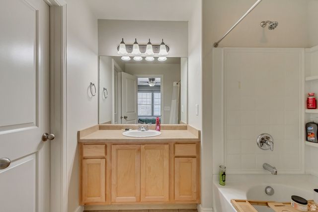 10646 S CAVE RUN LN, South Jordan, UT 84009