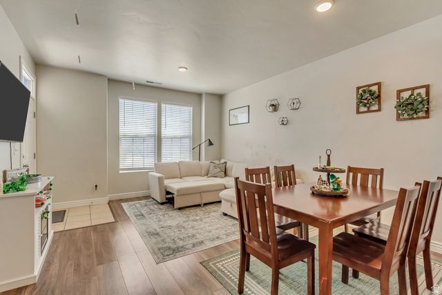 10646 S CAVE RUN LN, South Jordan, UT 84009