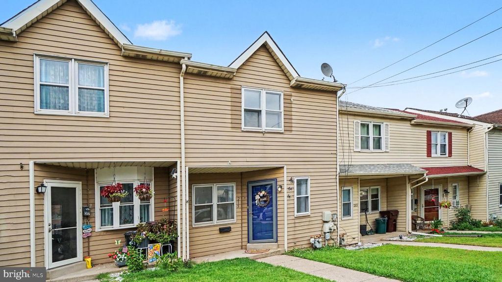 215 COATES ST, BRIDGEPORT, PA 19405 — photo 2