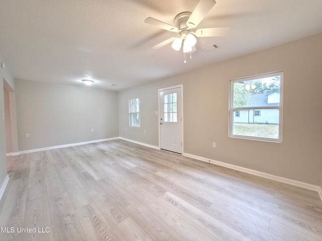 1103 Kell Avenue, Pascagoula, MS 39567