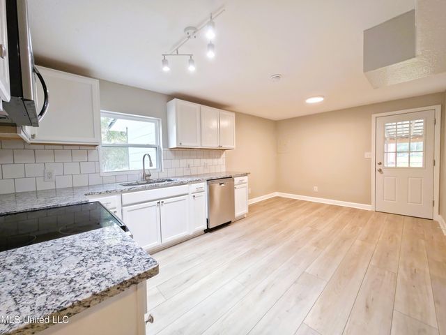 1103 Kell Avenue, Pascagoula, MS 39567