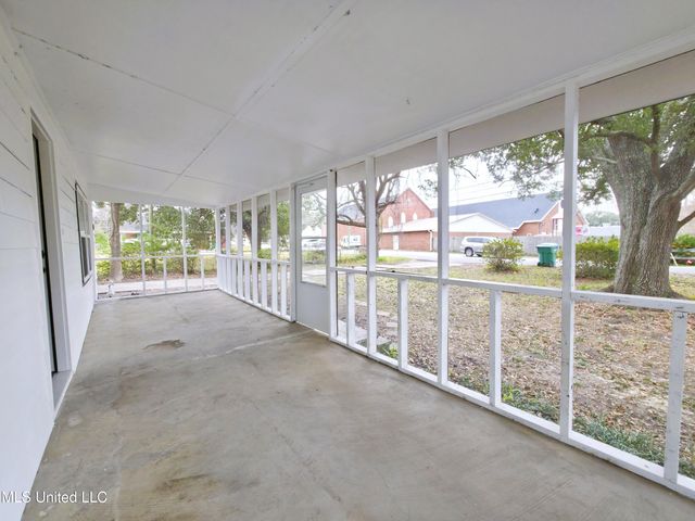 1103 Kell Avenue, Pascagoula, MS 39567