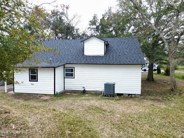 1103 Kell Avenue, Pascagoula, MS 39567