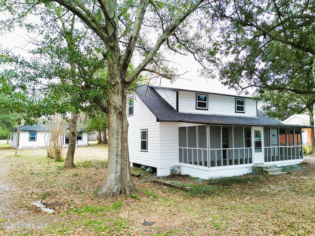 1103 Kell Avenue, Pascagoula, MS 39567