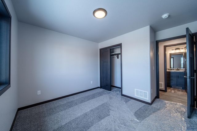 1252 KODIAK DRIVE, Box Elder, SD 57719