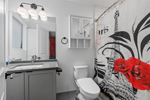 1539 Pallister 9, Detroit, MI 48206