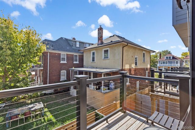 1539 Pallister 9, Detroit, MI 48206