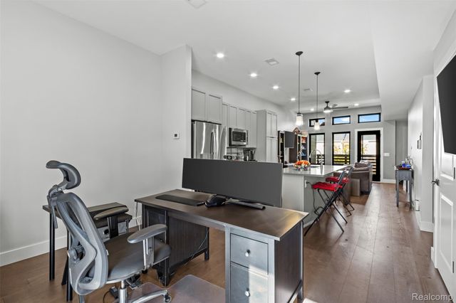 1539 Pallister 9, Detroit, MI 48206