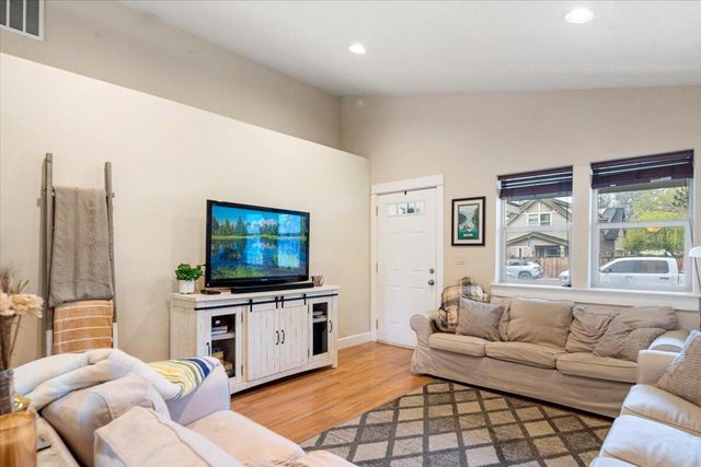 350 SE Silvis Lane, Bend, OR 97702