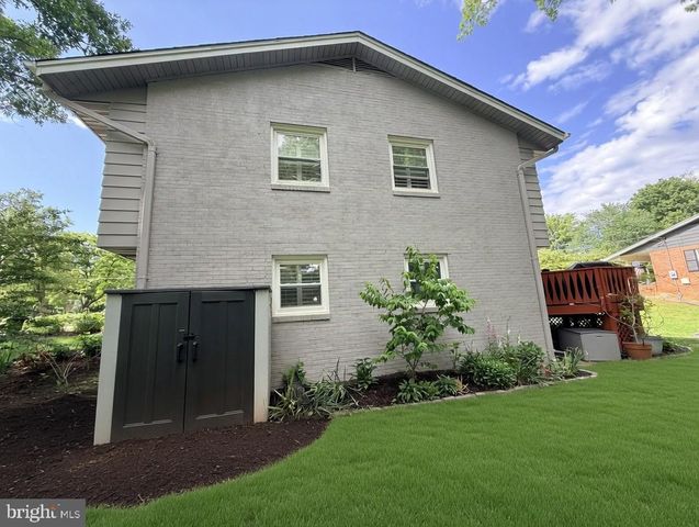 9201 CHERRYTREE DR, Alexandria, VA 22309