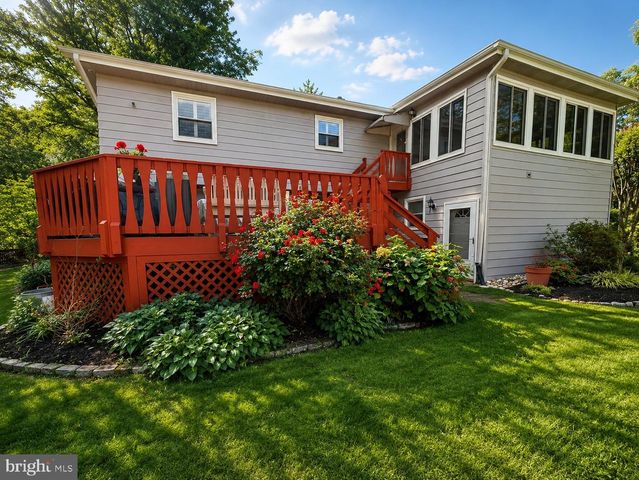 9201 CHERRYTREE DR, Alexandria, VA 22309