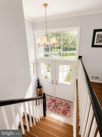 9201 CHERRYTREE DR, Alexandria, VA 22309