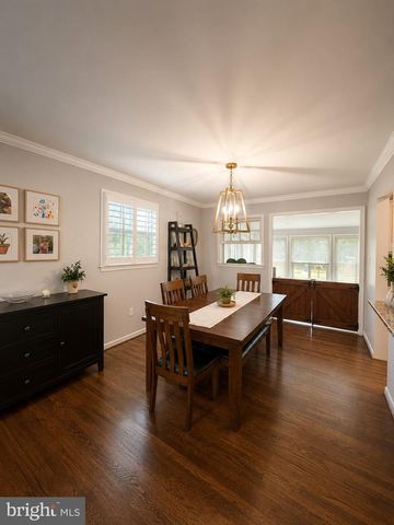 9201 CHERRYTREE DR, Alexandria, VA 22309