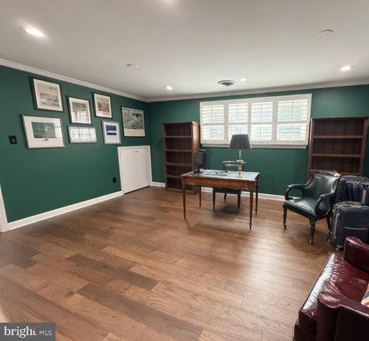 9201 CHERRYTREE DR, Alexandria, VA 22309