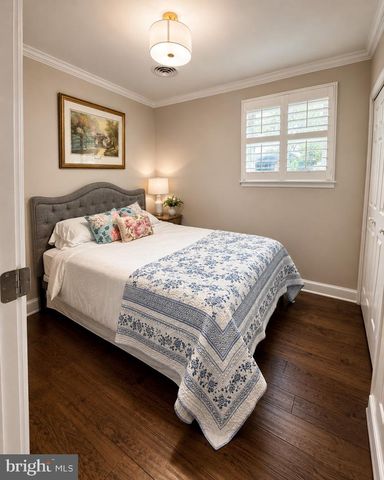 9201 CHERRYTREE DR, Alexandria, VA 22309