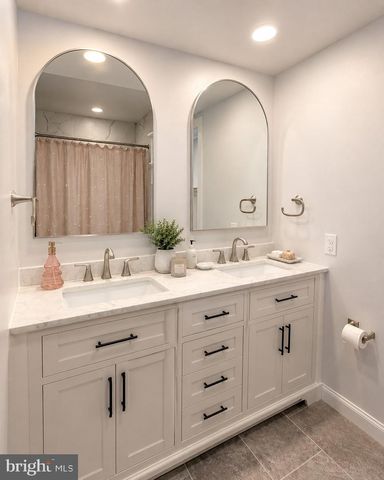 9201 CHERRYTREE DR, Alexandria, VA 22309