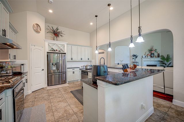 5106 Shelter Point Court, Mansfield, TX 76063