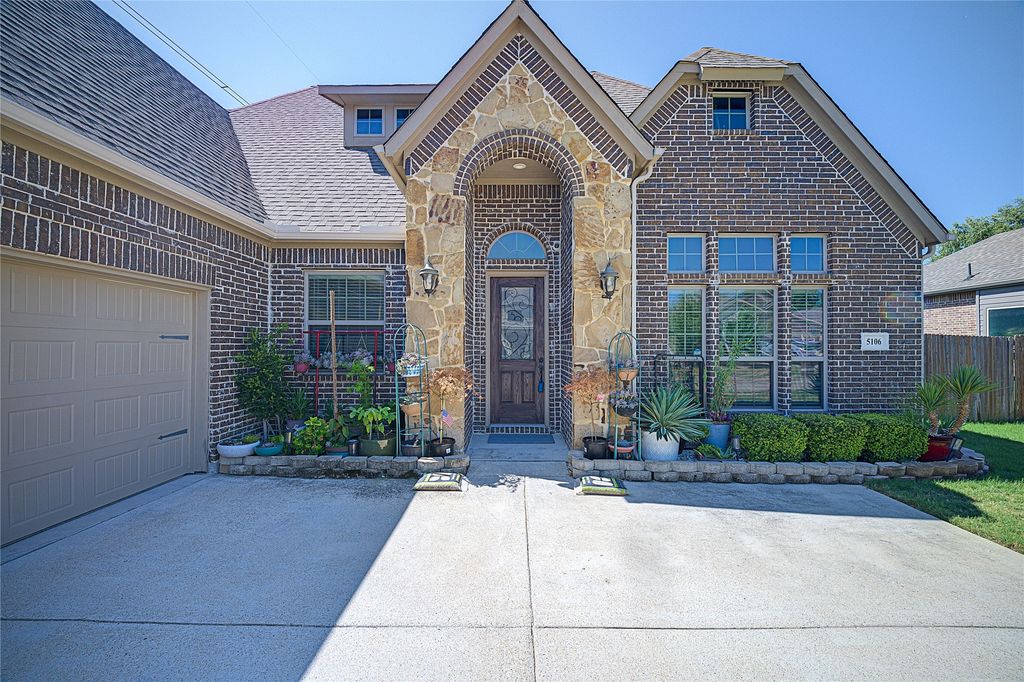 5106 Shelter Point Court, Mansfield, TX 76063