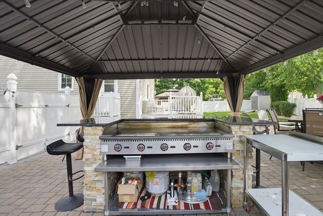 10 Mayhew Slip, Milford, MA 01757