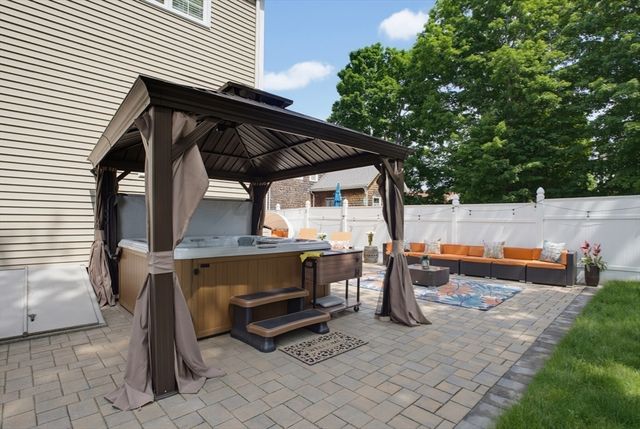 10 Mayhew Slip, Milford, MA 01757