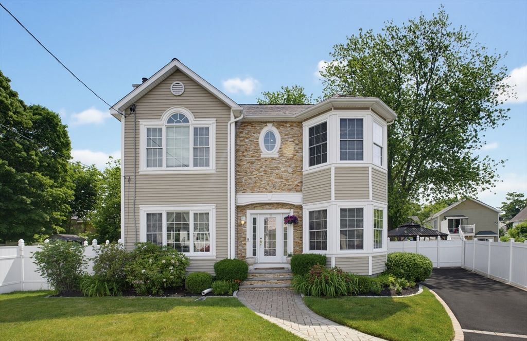 10 Mayhew Slip, Milford, MA 01757