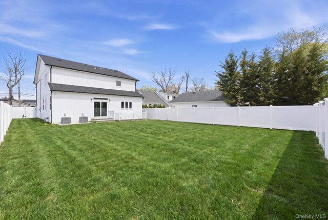 3690 Lufberry Avenue, Wantagh, NY 11793