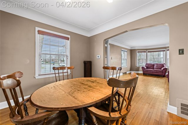 2305 Vinewood Street, Wyandotte, MI 48192