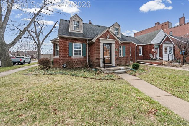 2305 Vinewood Street, Wyandotte, MI 48192