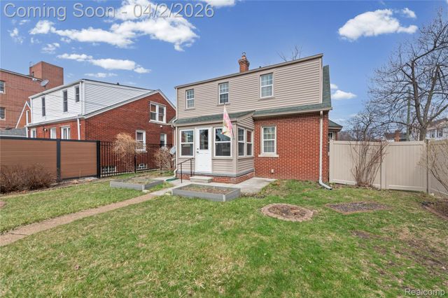 2305 Vinewood Street, Wyandotte, MI 48192