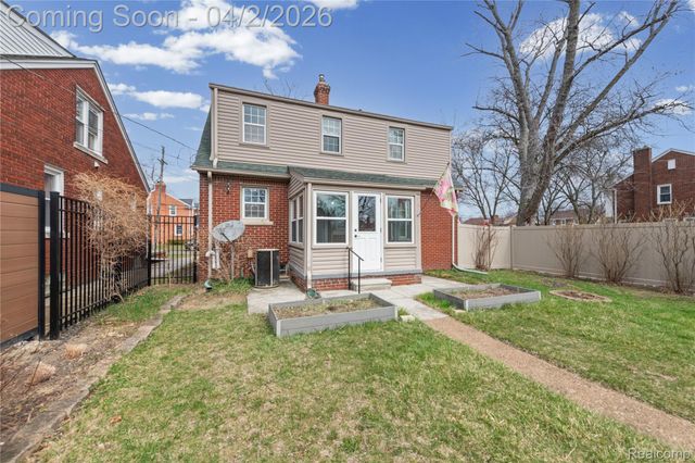 2305 Vinewood Street, Wyandotte, MI 48192