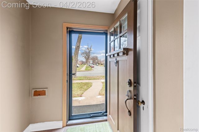 2305 Vinewood Street, Wyandotte, MI 48192