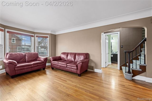 2305 Vinewood Street, Wyandotte, MI 48192