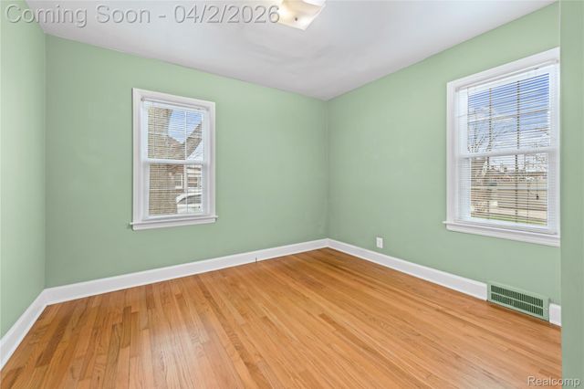 2305 Vinewood Street, Wyandotte, MI 48192